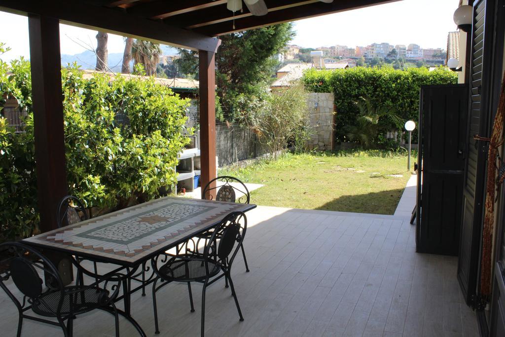 Casa Vacanze Roccella Beach Campofelice Di Roccella Eksteriør bilde